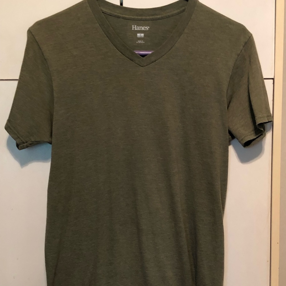 Hanes army green V-neck shirt